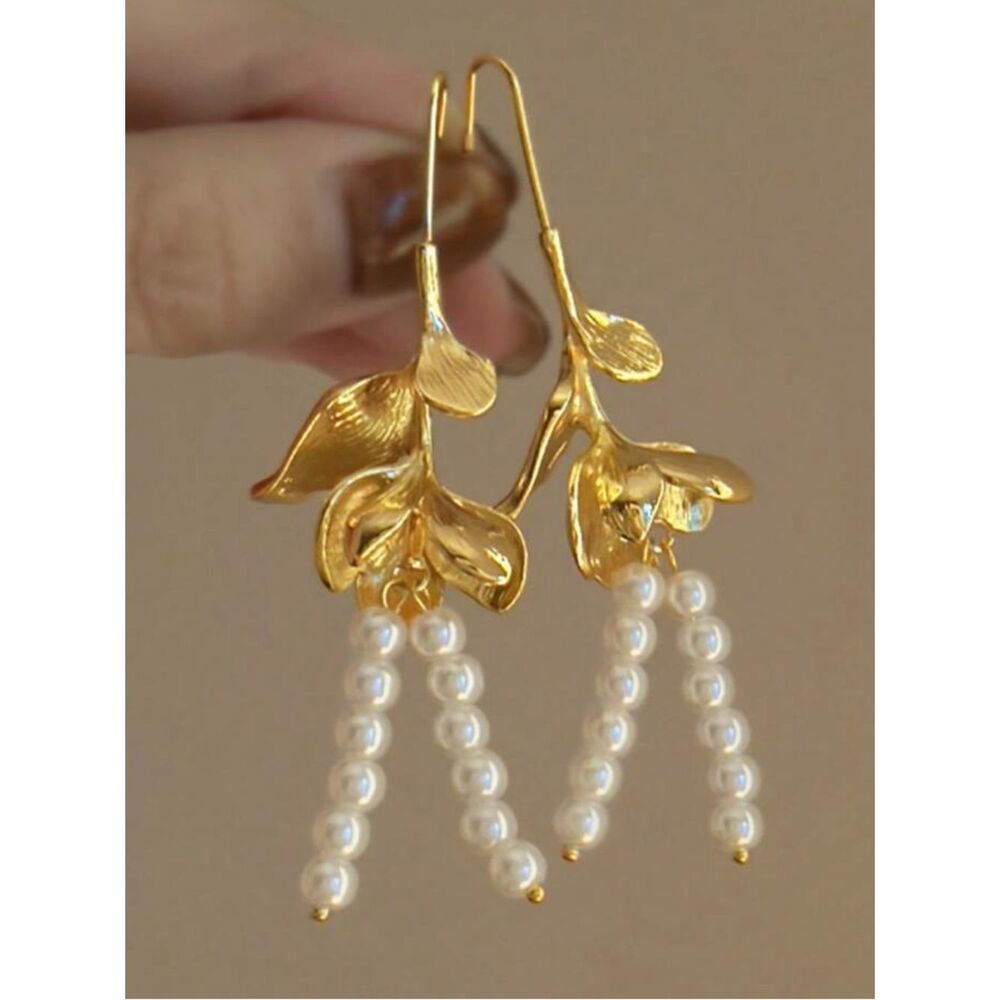 Gold Floral Pearl Drop Earrings - Elegant Women Jewelry R404